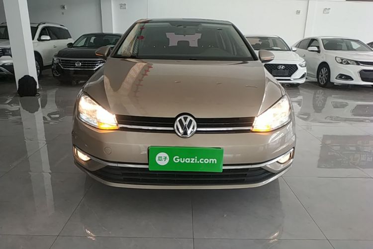 Volkswagen Golf 2019 car image #3