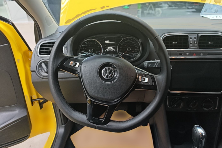 Volkswagen Polo 2018 #11 Volkswagen Polo 2018 car image #11