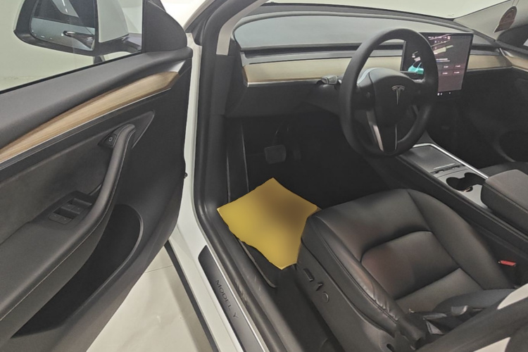 Tesla Model Y 2021 #16 Tesla Model Y 2021 car image #16