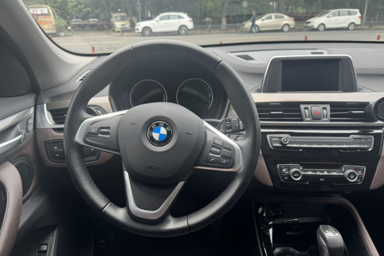 BMW X1 2018 car image #17