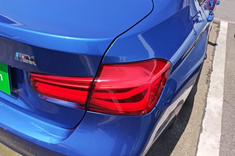 BMW 3 Series 2018 #8 BMW 3 Series 2018 car image #8