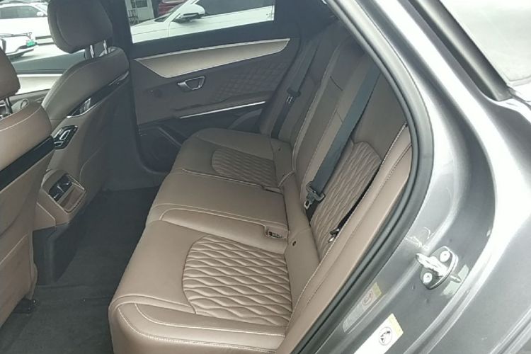BYD Han 2023 car image #13