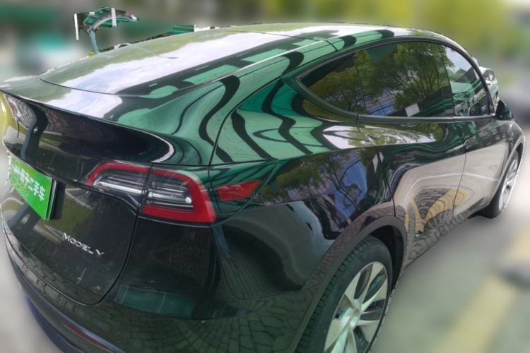 Tesla Model Y 2022 #5 Tesla Model Y 2022 car image #5