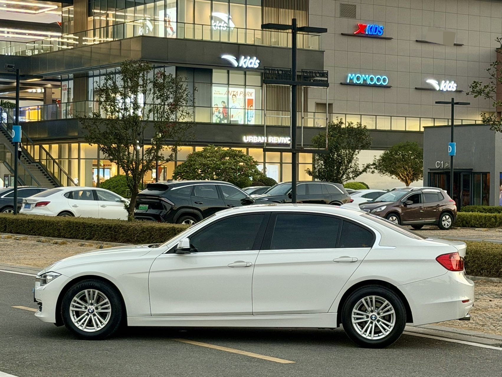 BMW 3 Series 2014 #4 BMW 3 Series 2014 car image #4