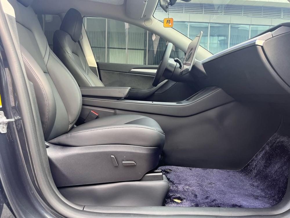 Tesla Model Y 2024 #15 Tesla Model Y 2024 car image #15