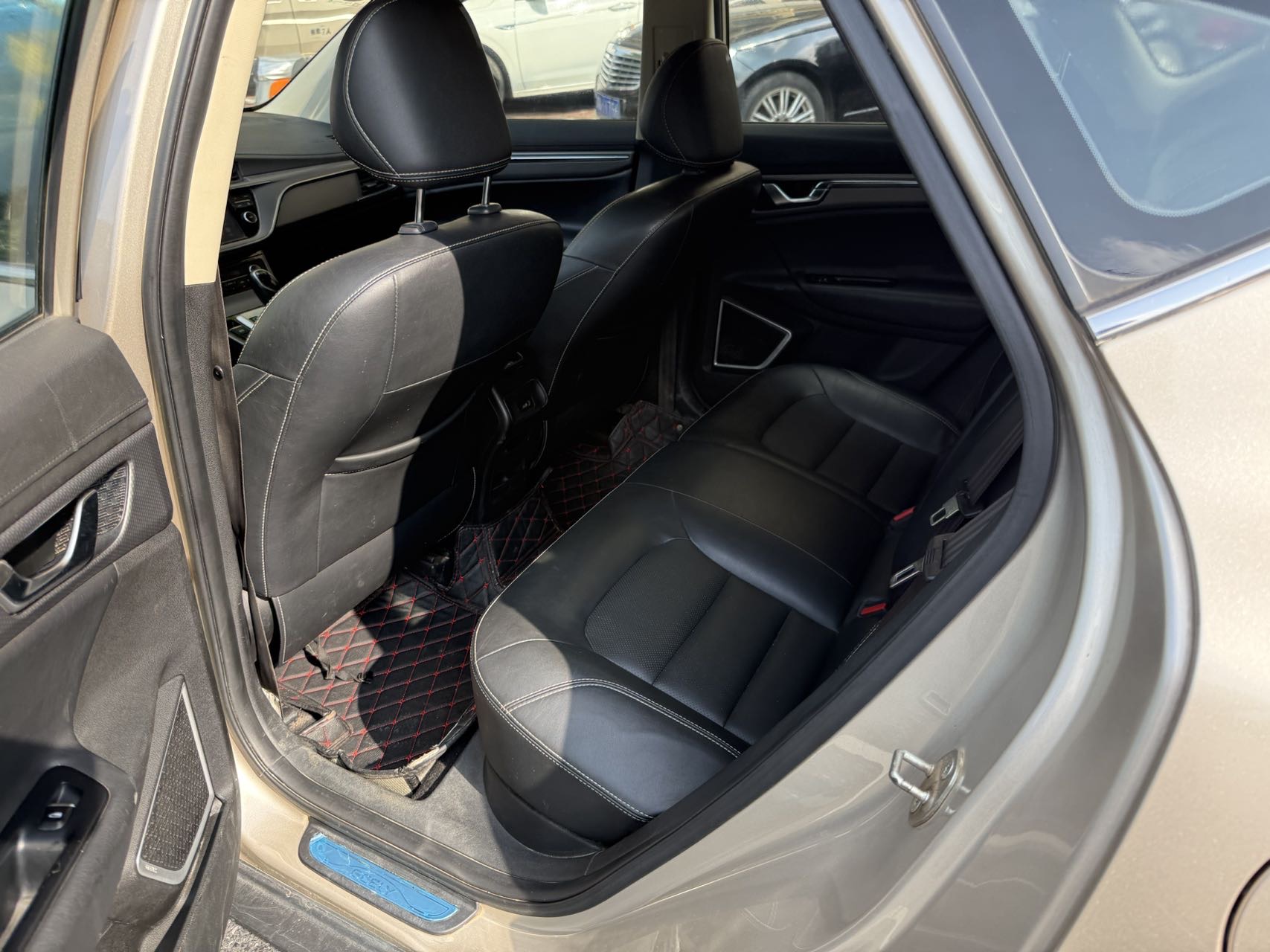 GEELY Emgrand GS 2018 car image #9