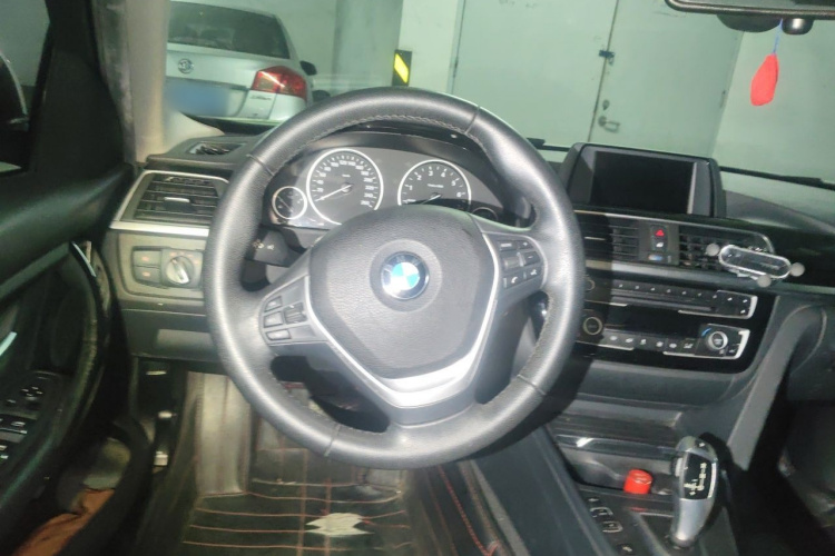BMW 3 Series 2017 car image #15