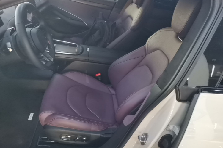 MI SU7 2024 car image #15