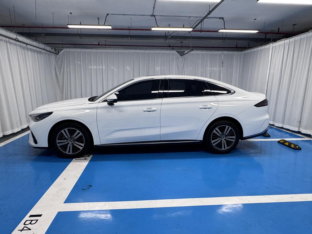 GEELY Emgrand 2026 #4 GEELY Emgrand 2026 car image #4