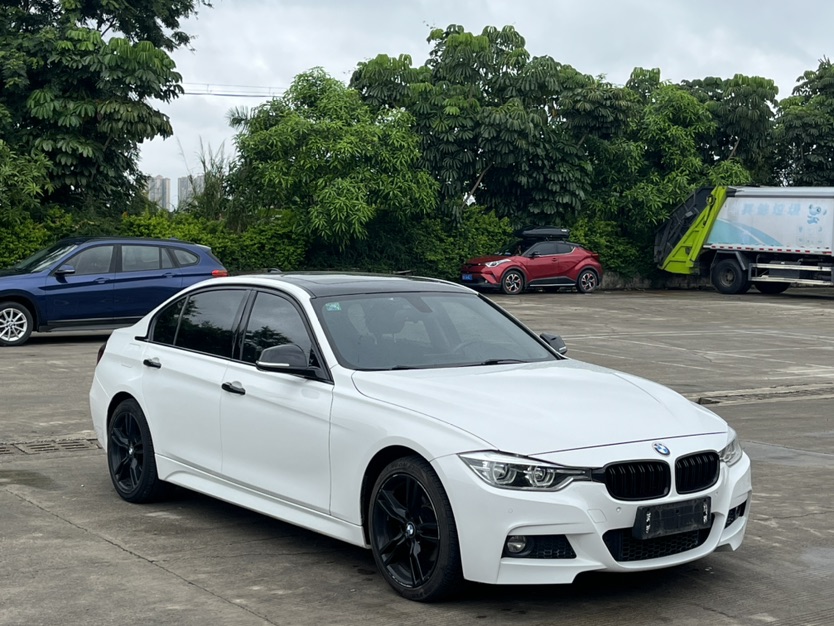 BMW 3 Series 2019 car image #2