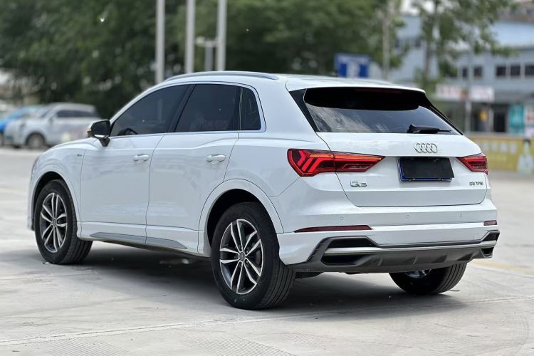 Audi Q3 2021 immagine di auto #5