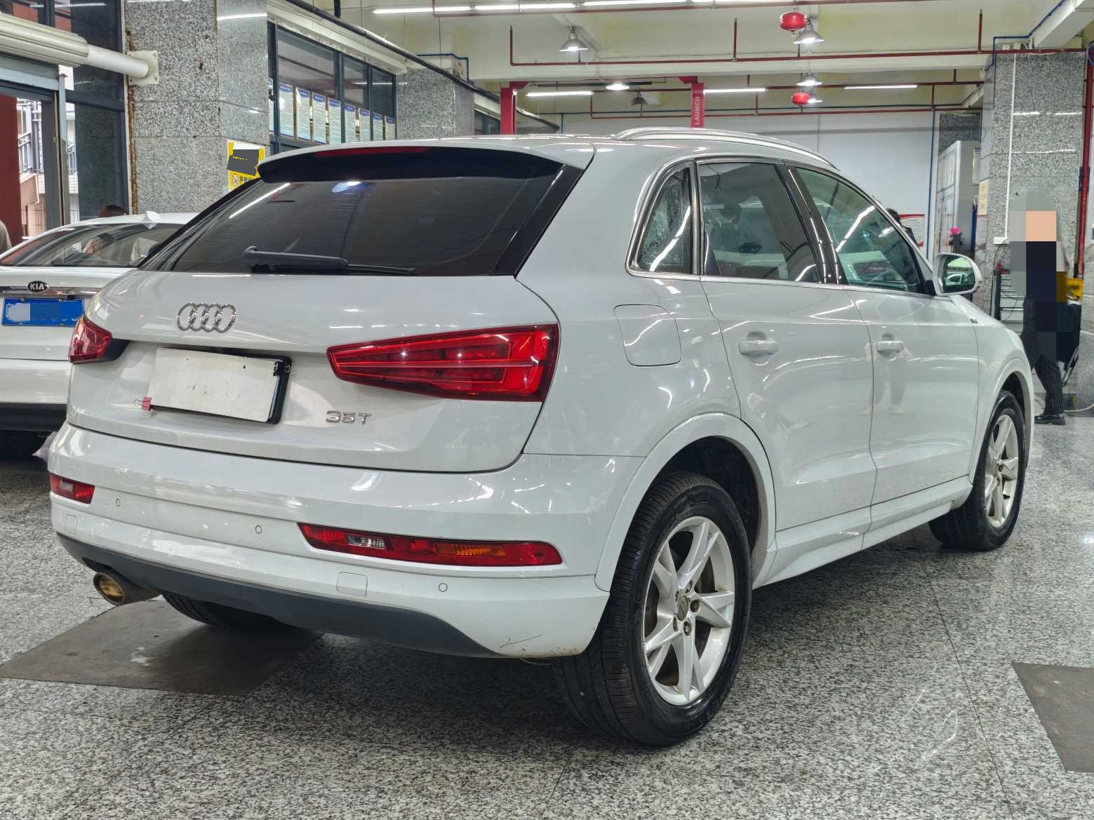 Audi Q3 2018 immagine di auto #9