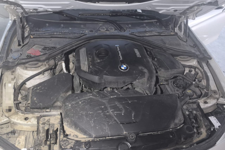 BMW 3 Series 2018 car image #22