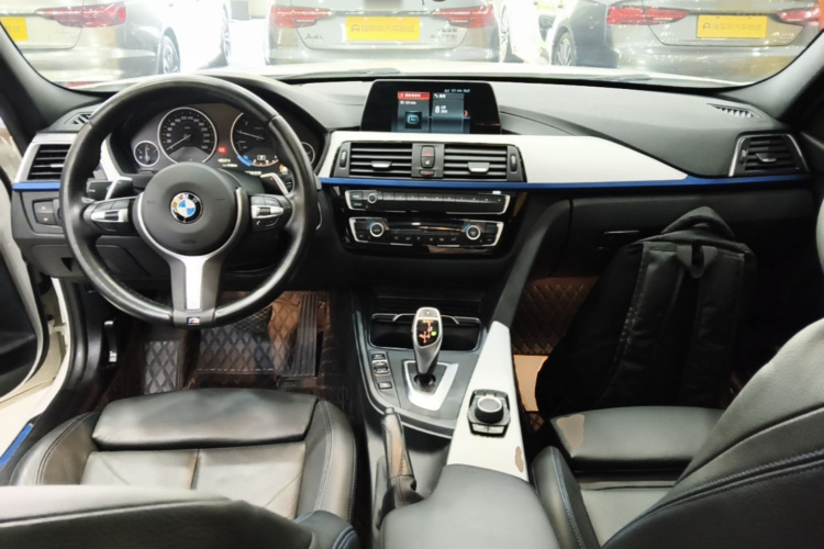 BMW 3 Series 2019 #11 BMW 3 Series 2019 car image #11