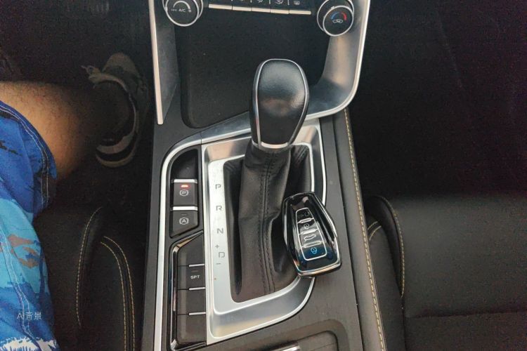 GEELY Binray 2022 car image #16