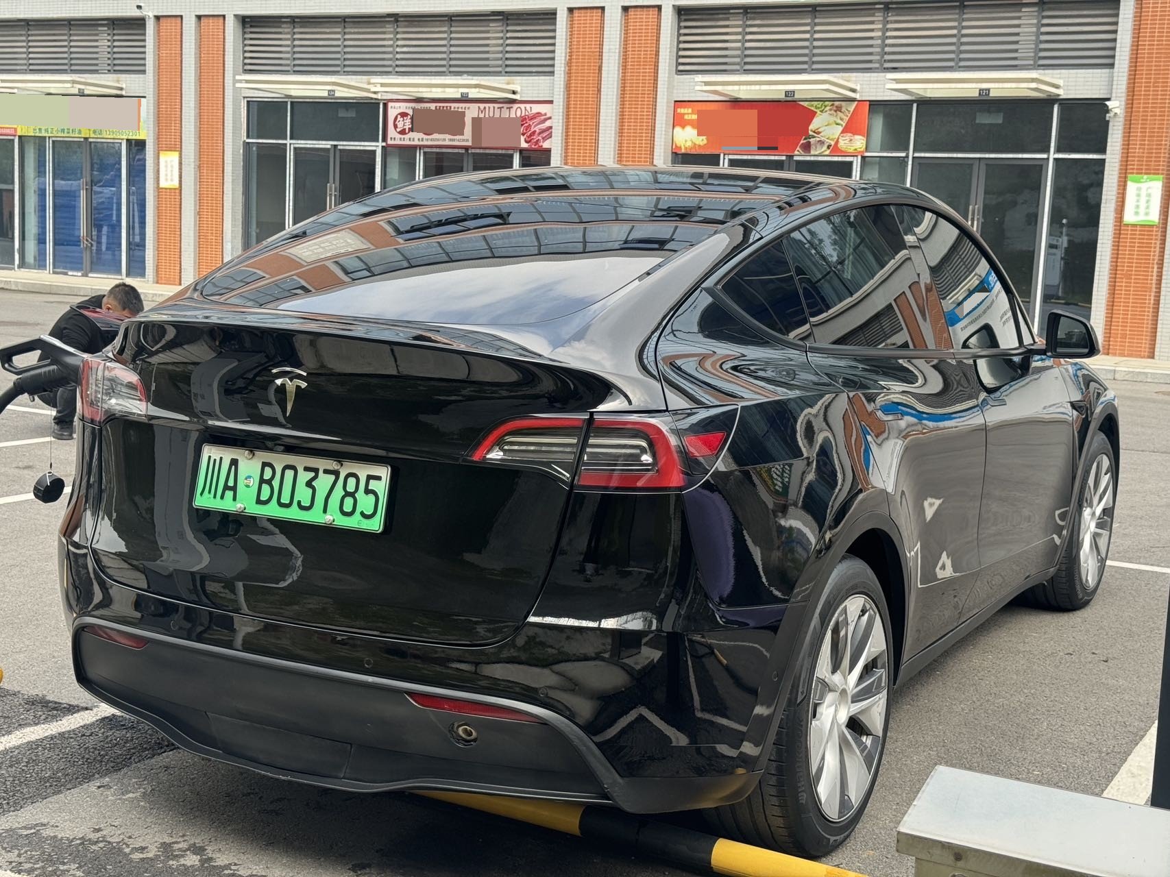 Tesla Model Y 2021 #4 Tesla Model Y 2021 car image #4