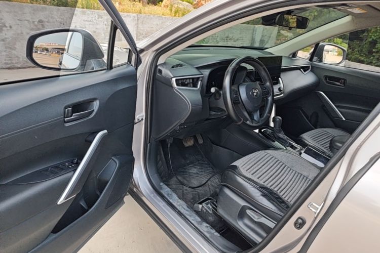 Toyota Corolla Cross 2024 car image #16