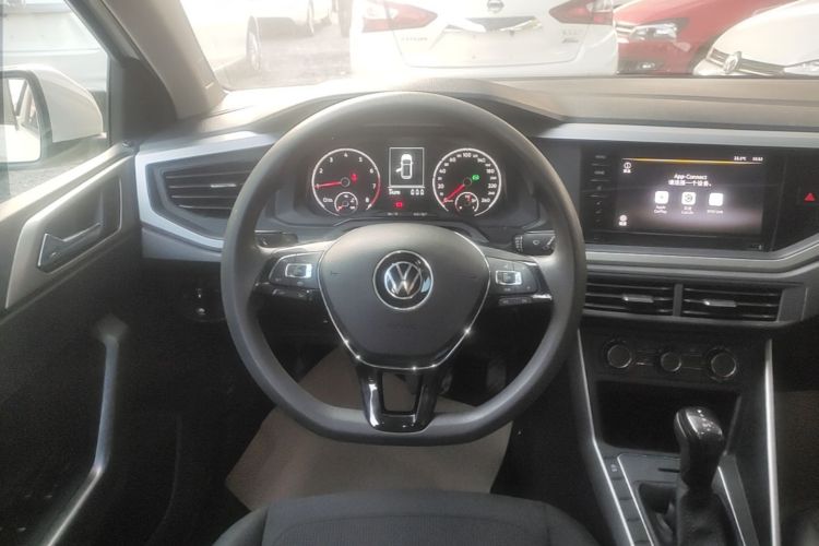 Volkswagen Polo 2021 صورة سيارة #15