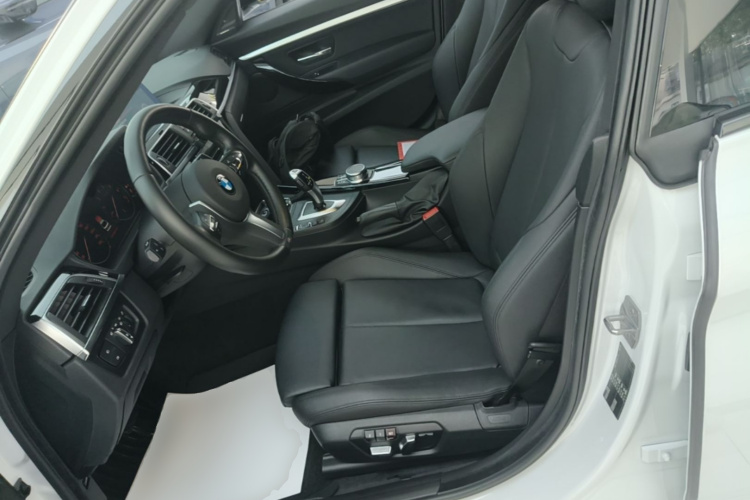 BMW 3 Series GT 2020 car image #15