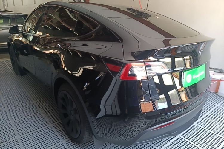 Tesla Model Y 2022 #5 Tesla Model Y 2022 car image #5