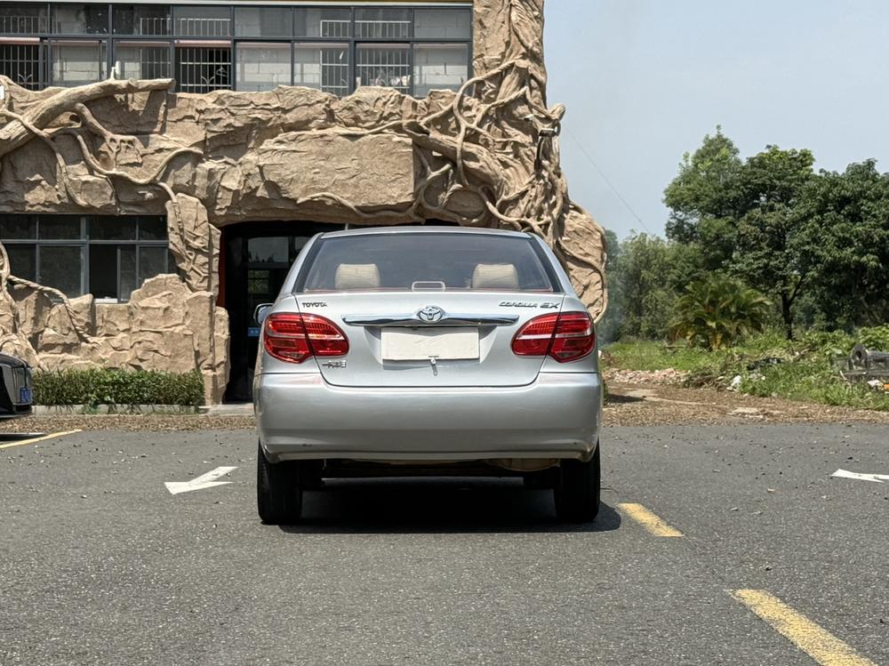 Toyota Corolla (Classic) 2015 #5 Toyota Corolla (Classic) 2015 immagine di auto #5
