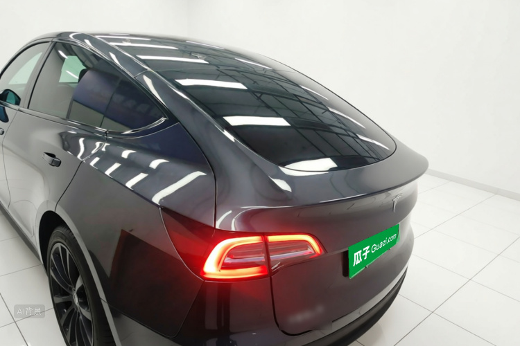 Tesla Model Y 2024 #6 Tesla Model Y 2024 car image #6