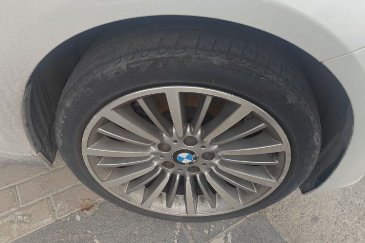 BMW 3 Series 2019 car image #9
