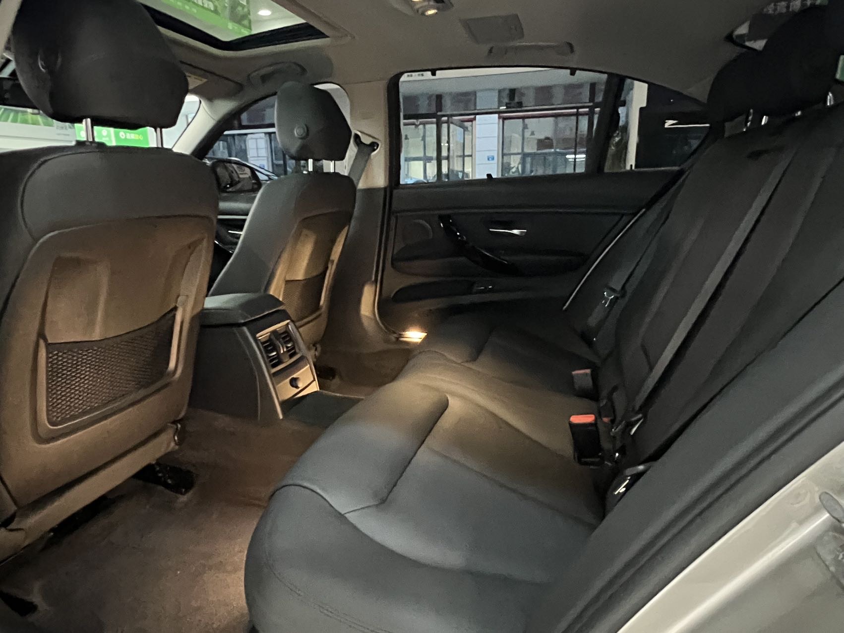 BMW 3 Series 2017 #5 BMW 3 Series 2017 car image #5