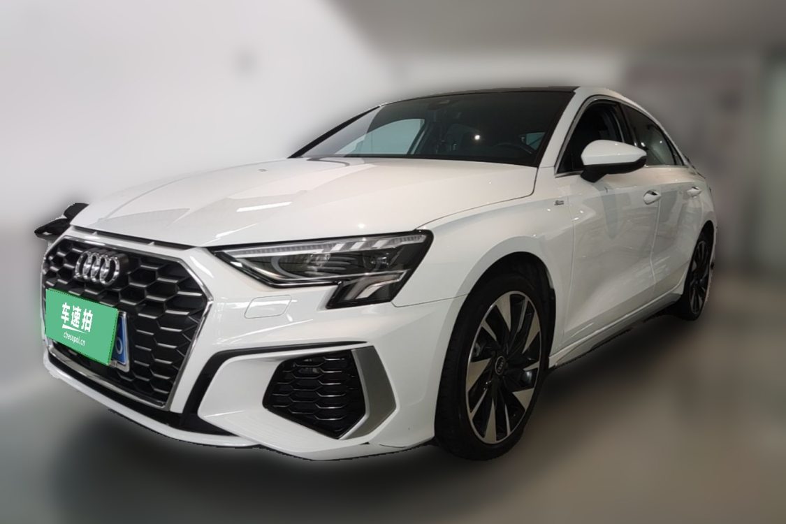 Audi A3 2024 immagine di auto 