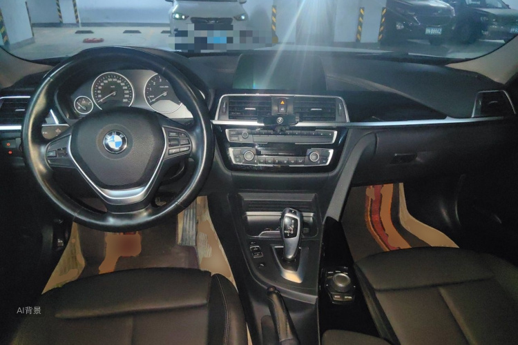 BMW 3 Series 2018 immagine di auto #11