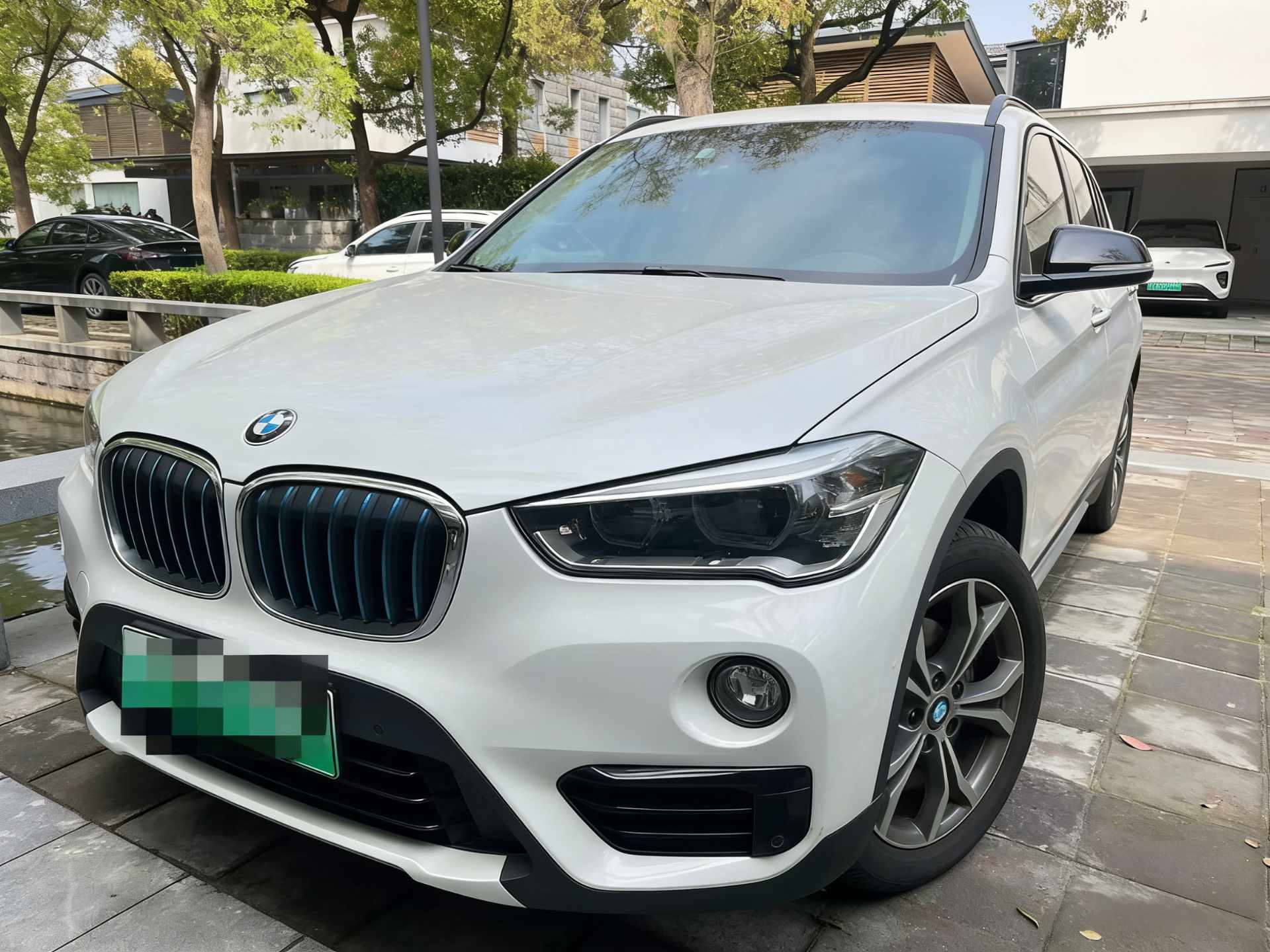 BMW X1 New Energy 2017 car image 