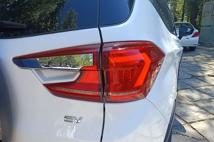 BYD Yuan New Energy 2019 car image #8