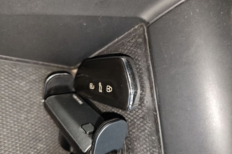 Volkswagen Golf 2021 car image #9