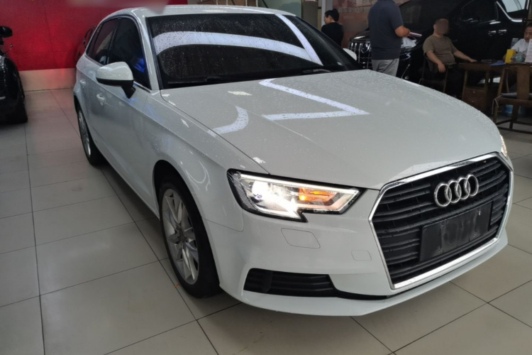 Audi A3 2018 car image #4