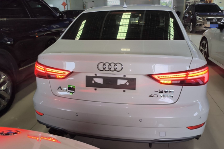 Audi A3 2018 car image #6