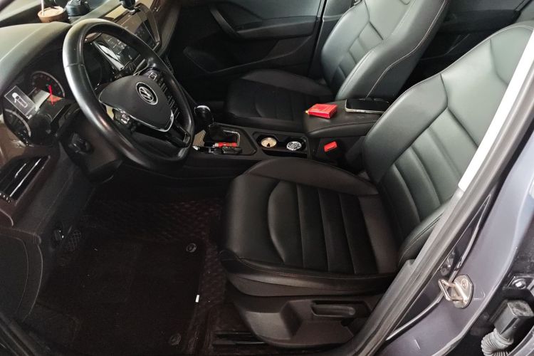 Volkswagen Tharu 2021 imagen de coche #17