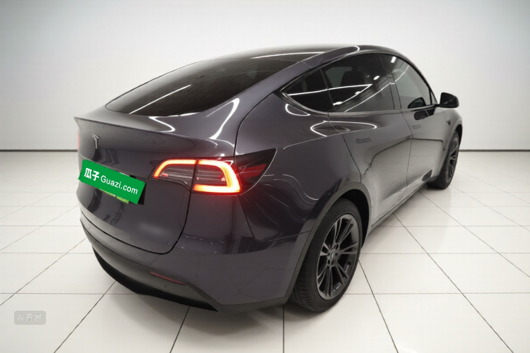 Tesla Model Y 2024 #7 Tesla Model Y 2024 car image #7
