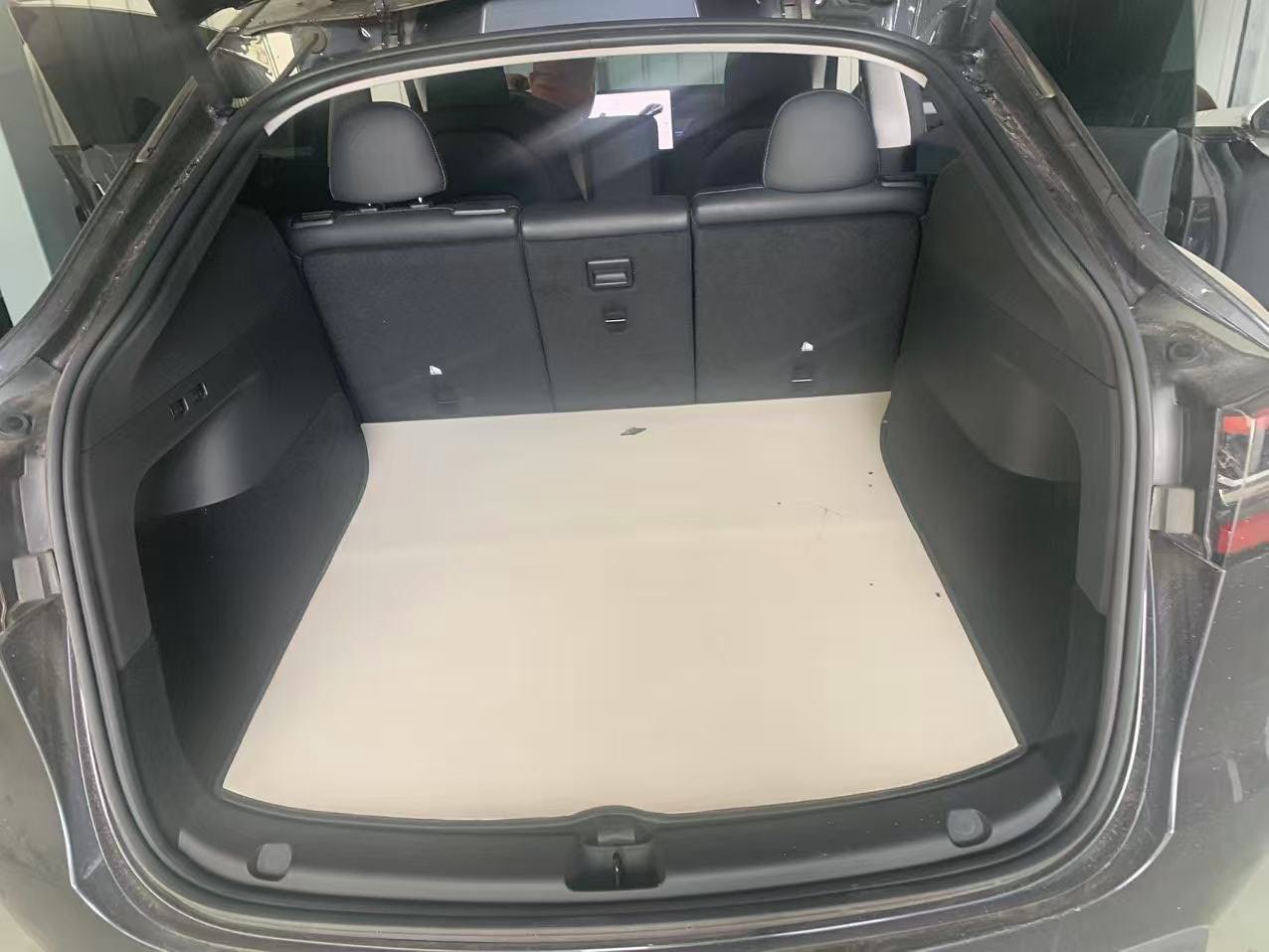 Tesla Model Y 2024 #5 Tesla Model Y 2024 car image #5