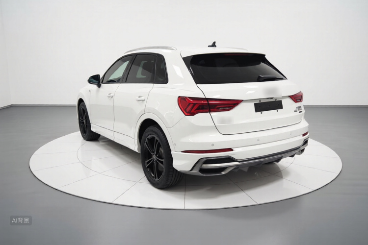 Audi Q3 2021 car image #5
