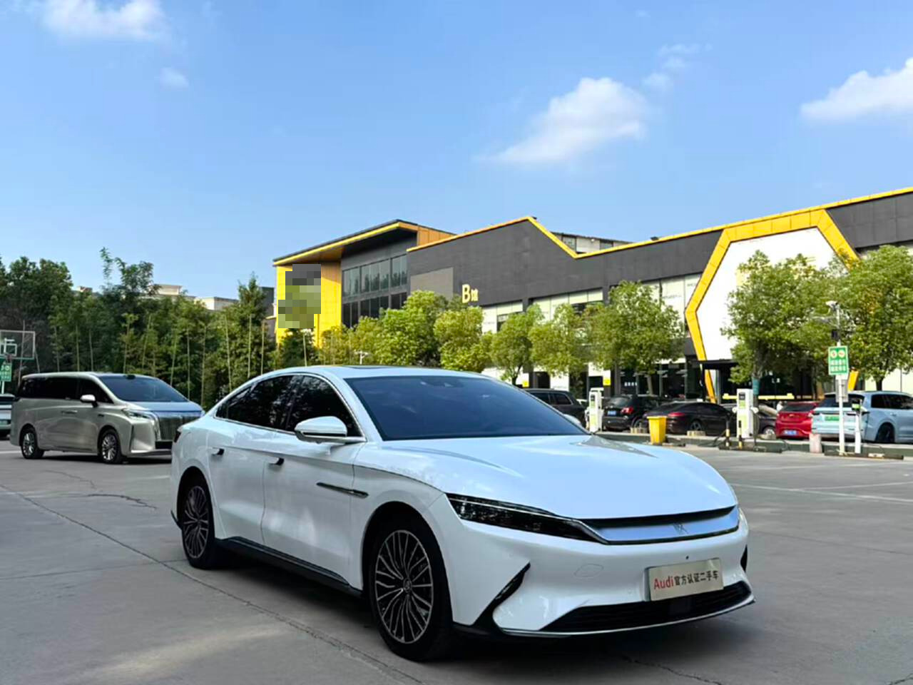 BYD Han 2022 car image #5