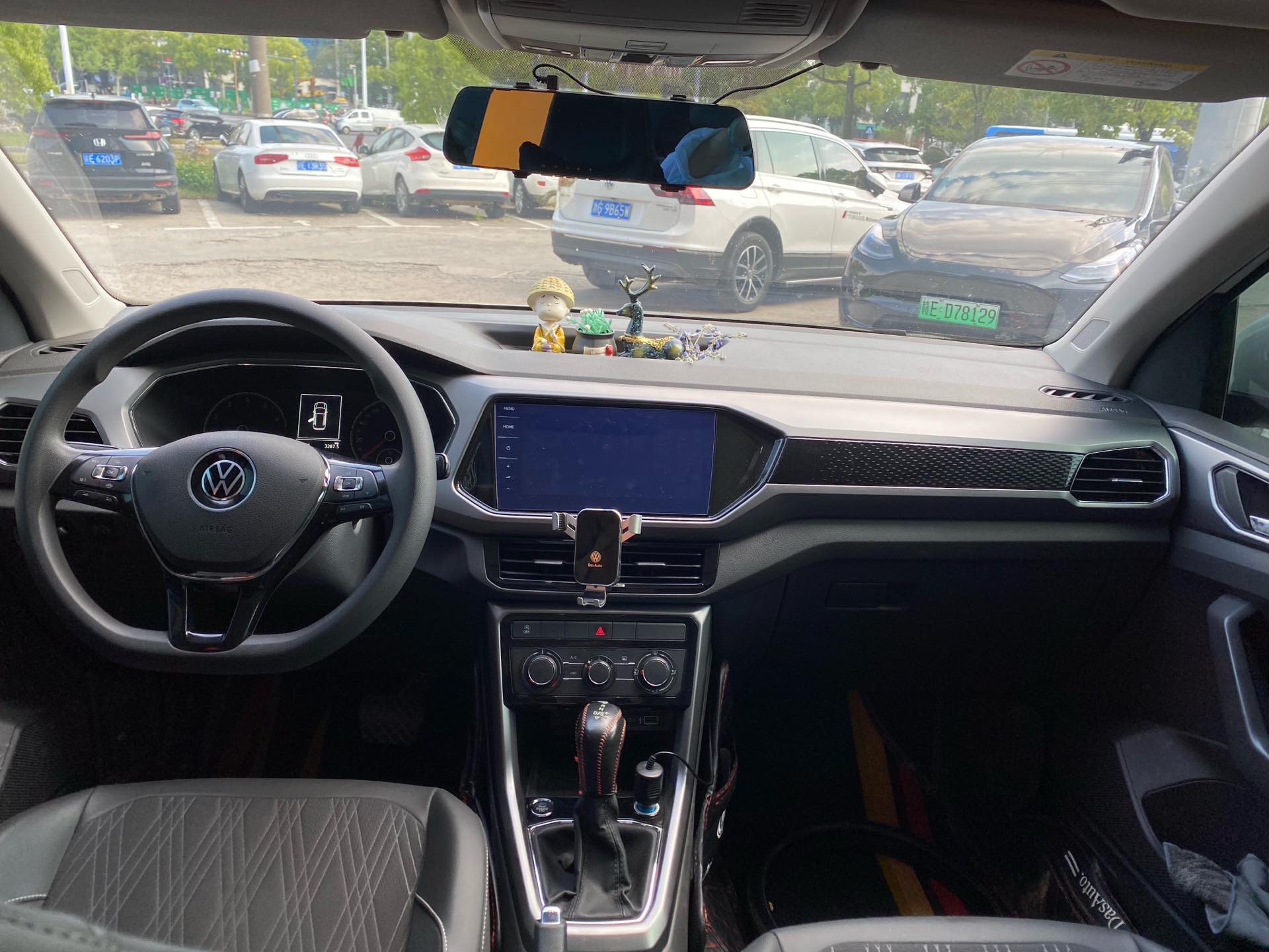 Volkswagen T-Cross 2021 car image #8