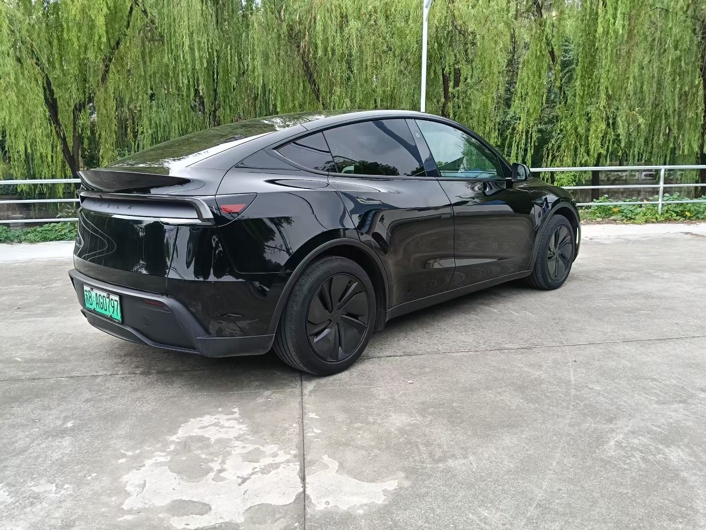 Tesla Model Y 2026 #4 Tesla Model Y 2026 car image #4