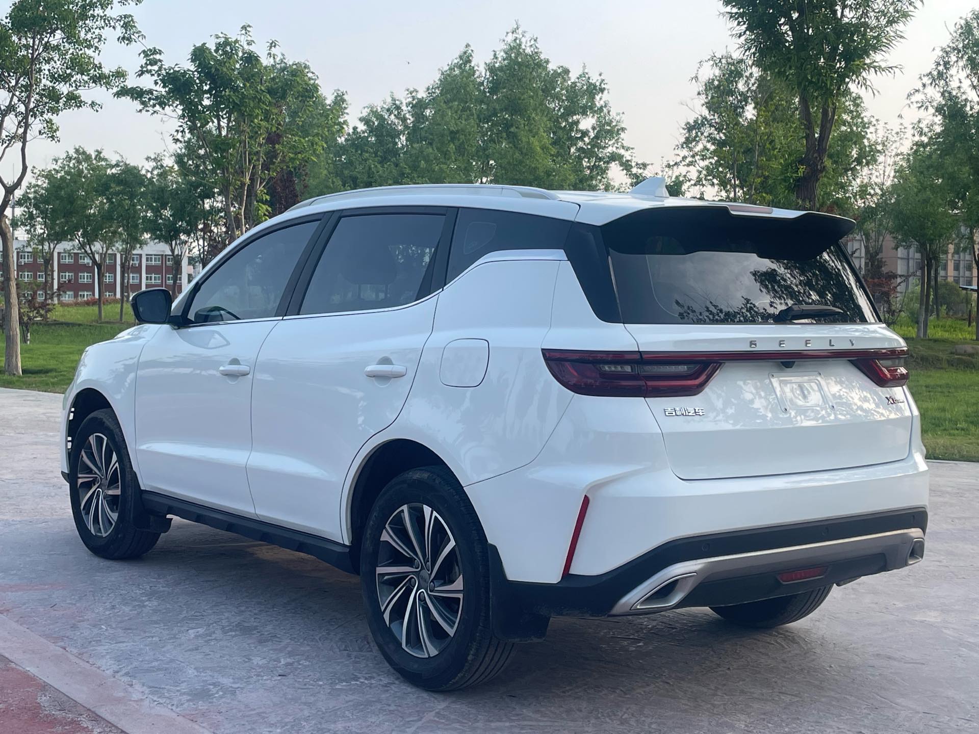 GEELY Vision X6 2022 car image #13