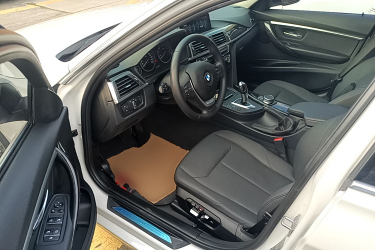 BMW 3 Series 2017 #16 BMW 3 Series 2017 car image #16