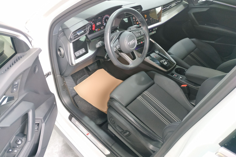 Audi A3 2024 car image #16