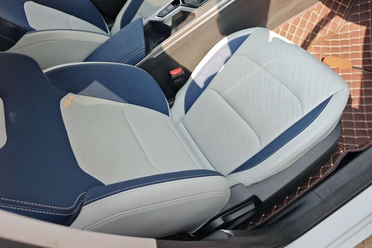 GEELY Emgrand 2022 изображение автомобиля #27