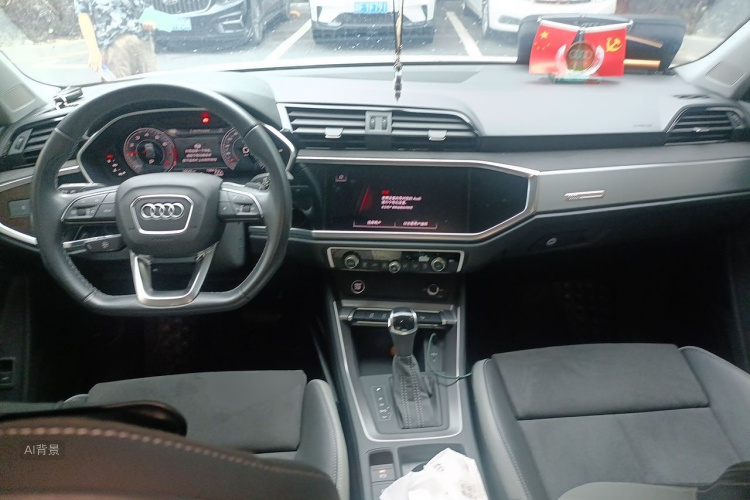 Audi Q3 2023 car image #11