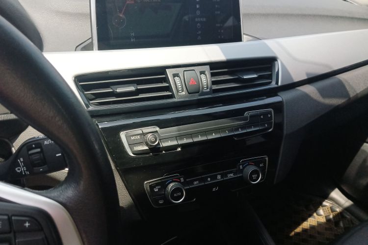 BMW X1 2017 image de voiture #13