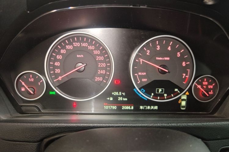 BMW 3 Series 2018 car image #12
