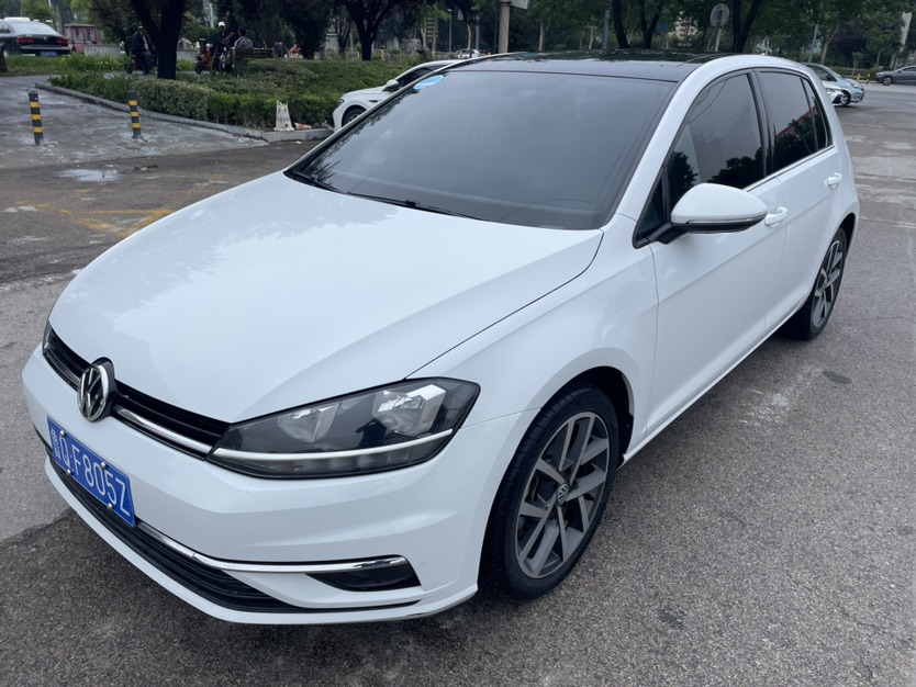 Volkswagen Golf 2020 car image #2